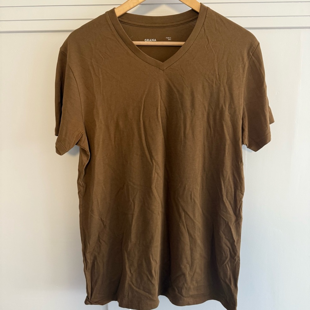 Grana Men's Chocolate Brown V-Neck Tee